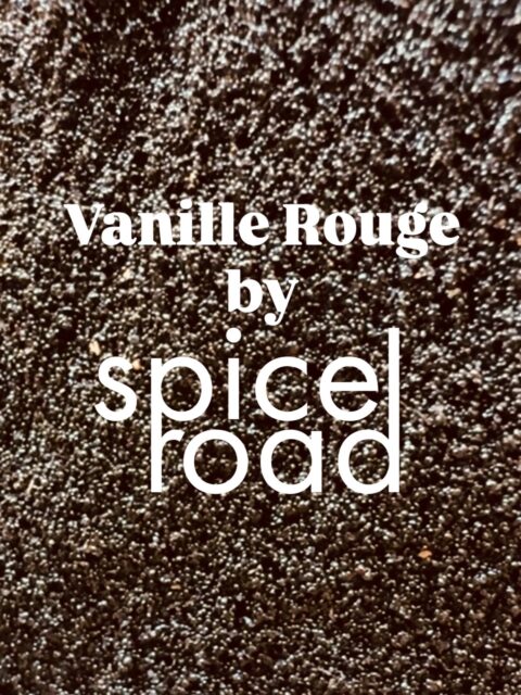 Elle est rouge, souple et délicieusement parfumée…
Et si nous options pour la couleur rouge de notre vanille, pour célébrer la plus belle déclaration de la fête de l’amour.#spiceroadvanille#saintvalentin #passionvanille #fêtedelamour #loveRed Vanilla, for the sweetest declaration of love.